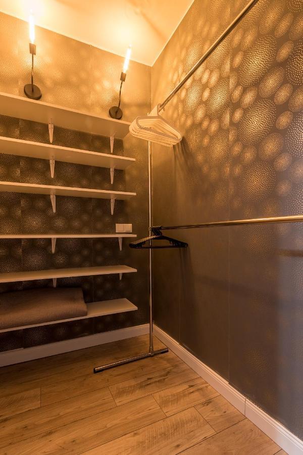 Good Apartments: Kierbedzia 6 with Free Parking and Garden Terrace Warsaw Exterior photo