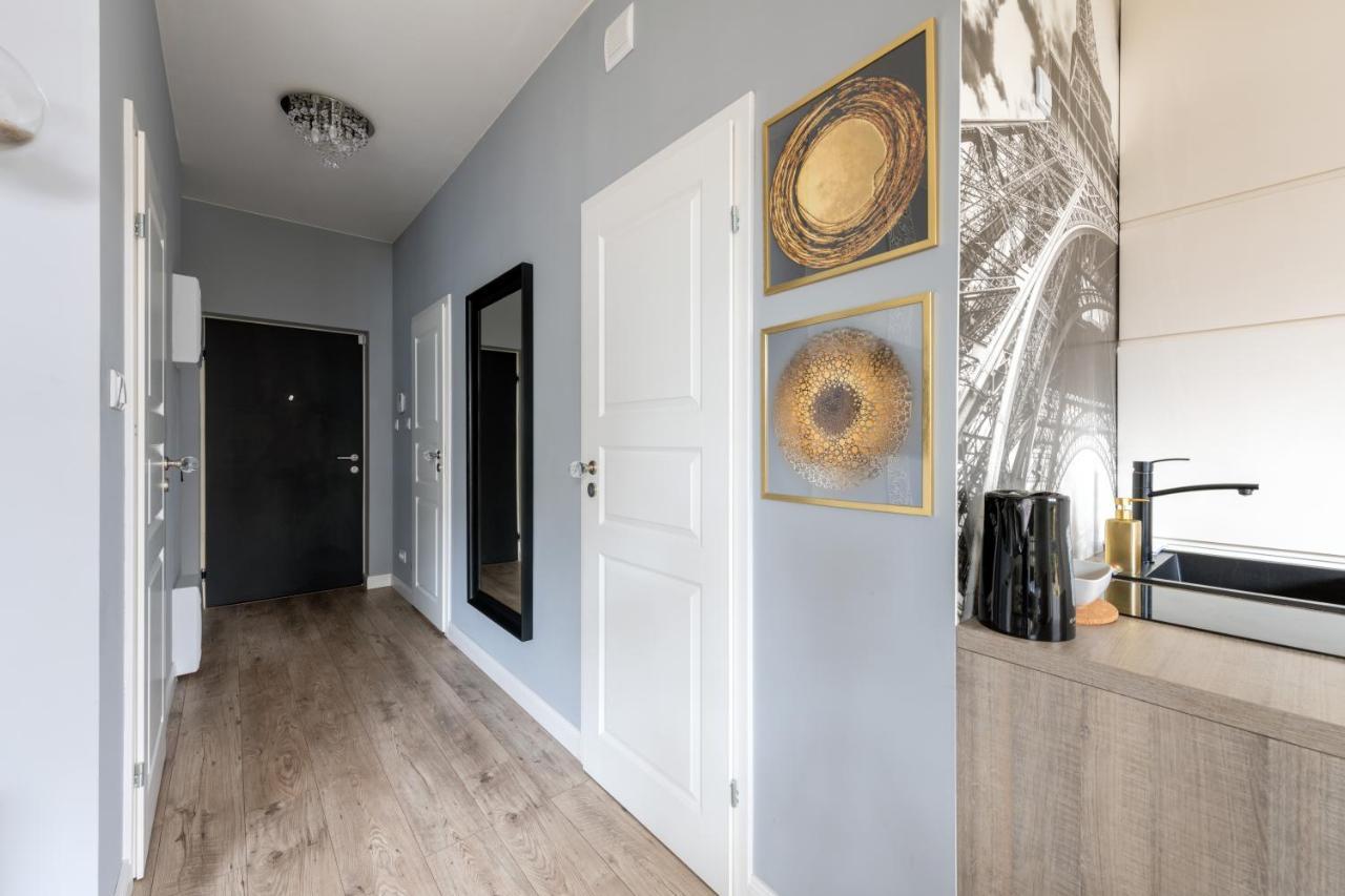Good Apartments: Kierbedzia 6 with Free Parking and Garden Terrace Warsaw Exterior photo